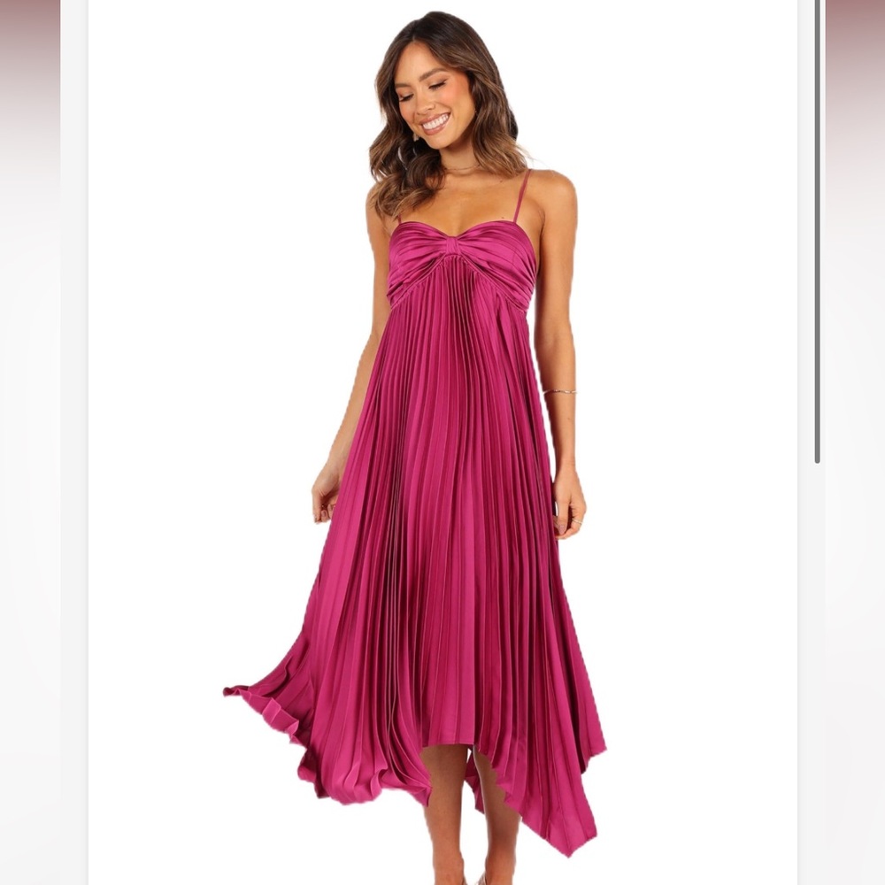 NWT Petal & Pup Women's Vikki Dress, Magenta - Picture 1 of 2